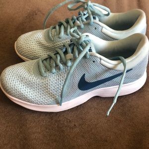 Blue nike revolution 4